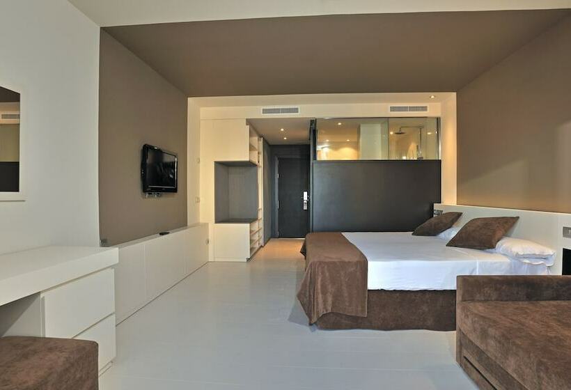 اتاق خانوادگی با چشمانداز دریا, Sol Guadalupe