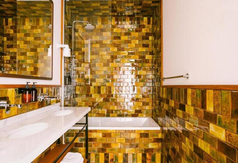 Четырехместный Номер Стандарт с Балконом, Sonder Casa Luz
