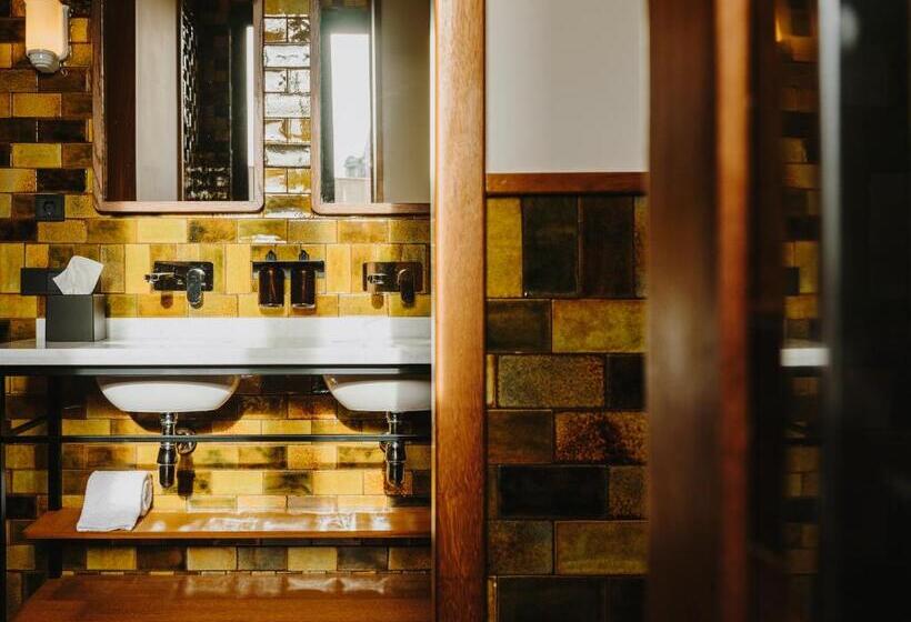 سوئیت جونیور با تراس, Sonder Casa Luz