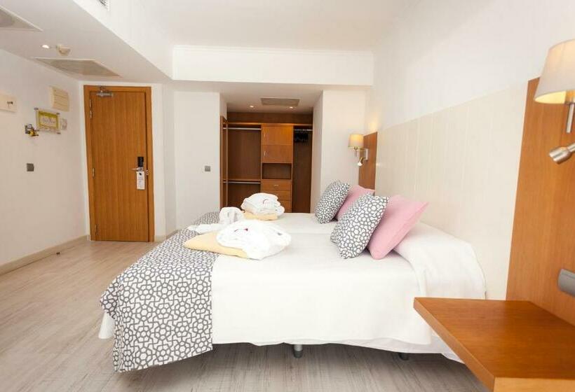 جناح مطلّ علي البحر, Timor