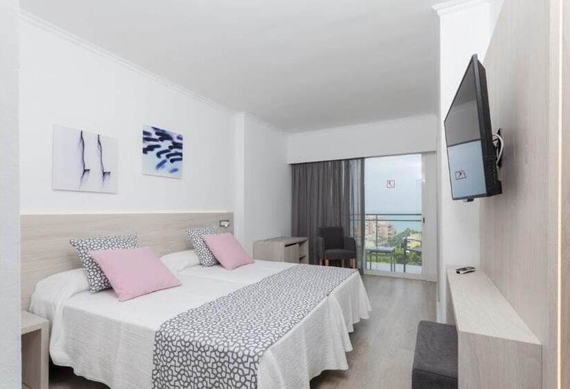 غرفة قياسية مطلّة علي البحر مزوَّدة بشُرفة, Timor