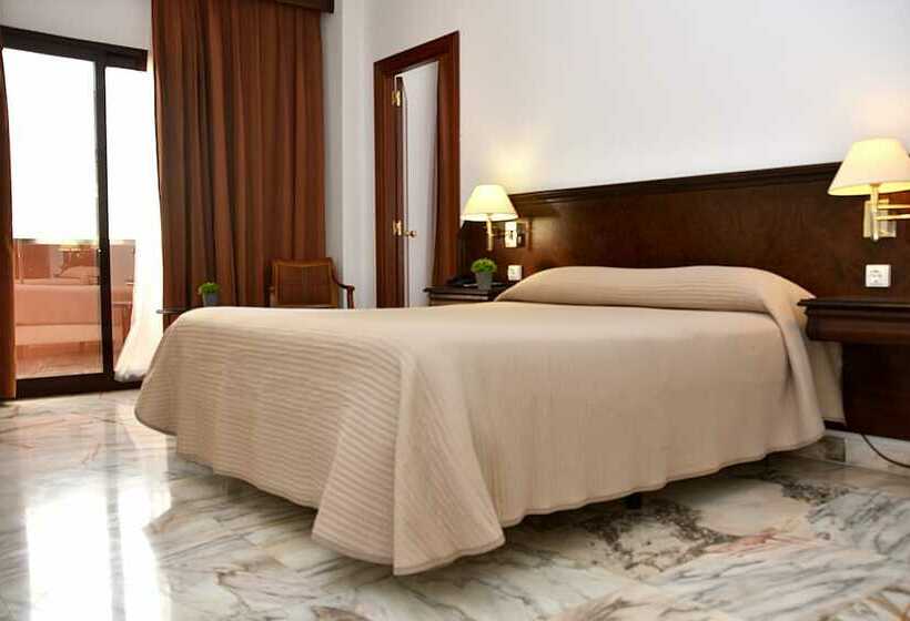 جناح جونيور, Turia Valencia