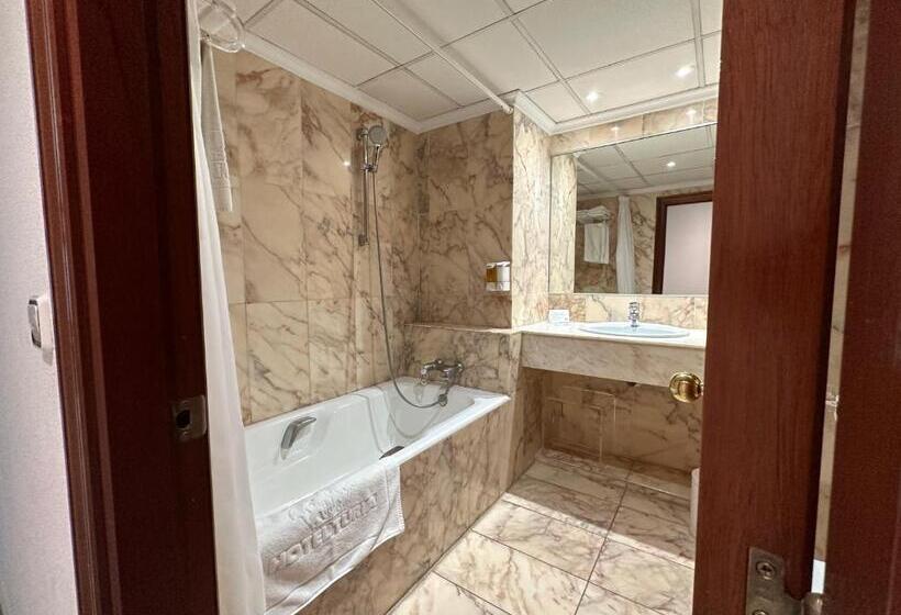 غرفة قياسية, Turia Valencia