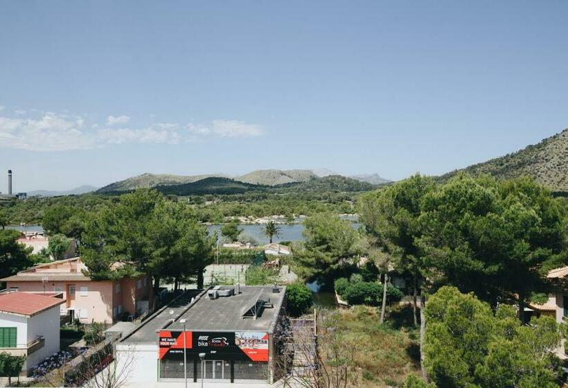 스탠다드 스튜디오, Ivory Playa Sports & Spa