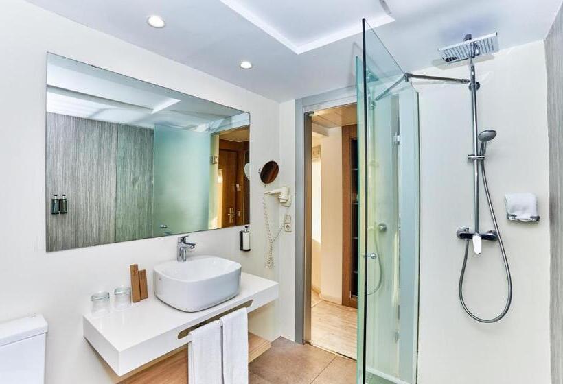 غرفة كومفورت ثلاثية, Leonardo Royal Hotel Mallorca