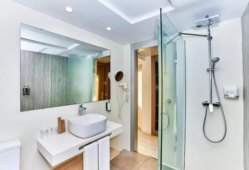 اتاق راحتی سه تخته, Leonardo Royal Hotel Mallorca