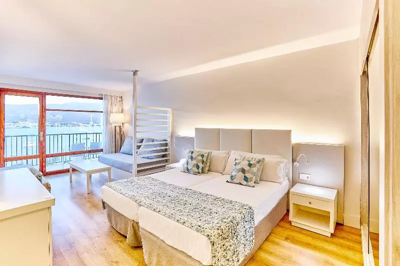 اتاق لوکس سه تخته, Leonardo Royal Hotel Mallorca