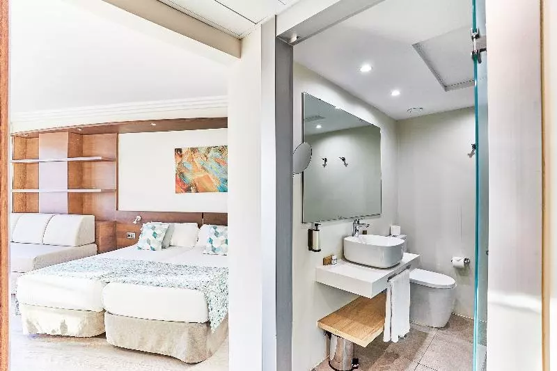 اتاق راحتی سه تخته, Leonardo Royal Hotel Mallorca