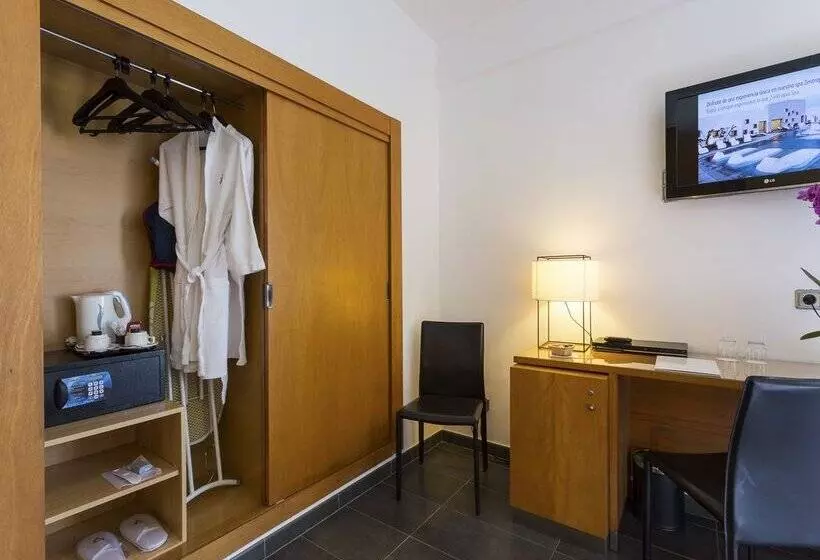 Deluxe-huone Poreallas, Palladium Hotel Cala Llonga - Adults Only