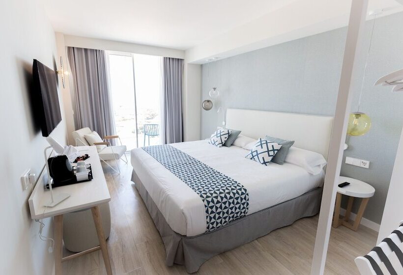 Номер Deluxe Вид на Бассейн, Palladium Hotel Menorca
