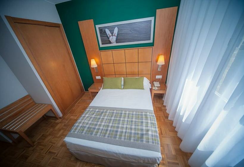 اتاق استاندارد یک نفره, Gran Hotel De Jaca