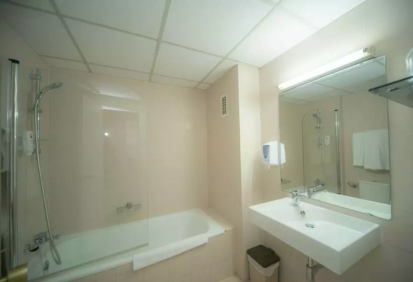 اتاق استاندارد یک نفره, Gran Hotel De Jaca