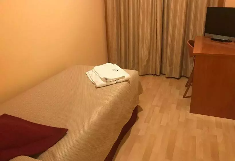 Habitación Triple Estándar, Alfonso Viii De Cuenca