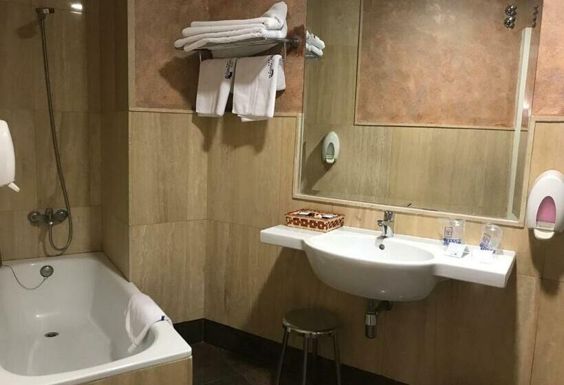 اتاق استاندارد, Alfonso Viii De Cuenca