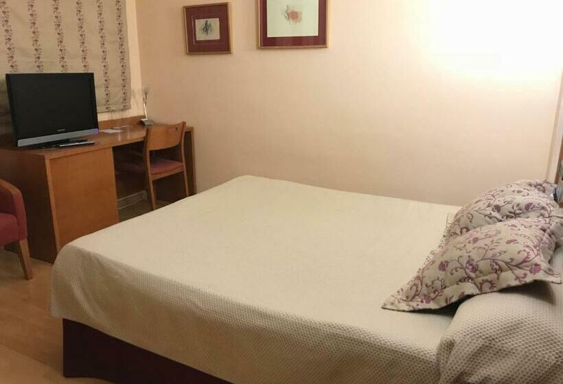 اتاق استاندارد, Alfonso Viii De Cuenca