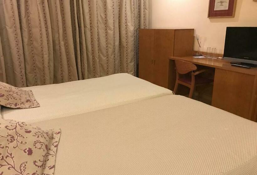 اتاق استاندارد, Alfonso Viii De Cuenca