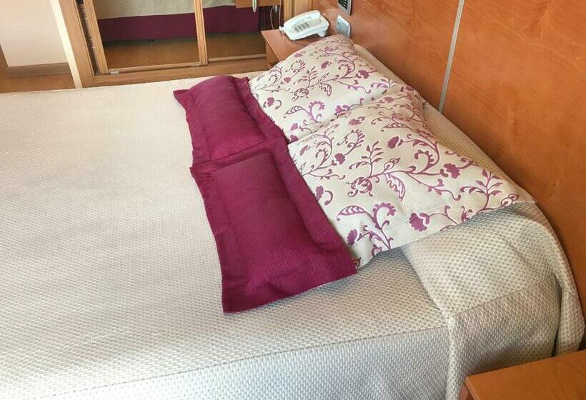 اتاق استاندارد, Alfonso Viii De Cuenca