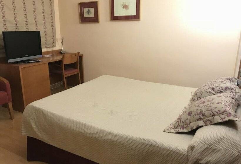 اتاق استاندارد, Alfonso Viii De Cuenca