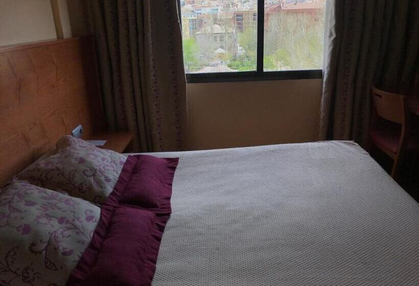 اتاق استاندارد, Alfonso Viii De Cuenca