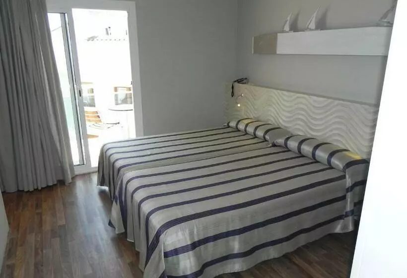 اتاق استاندارد با بالکن, Alga