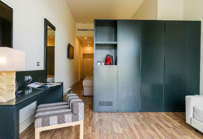 Premium Kolmen Hengen Huone, Alga