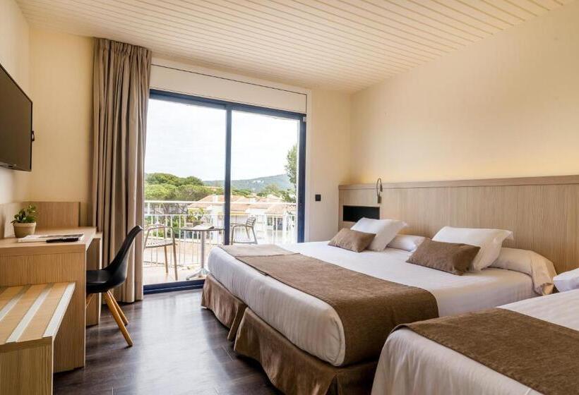 Трехместный Номер Стандарт с Балконом, Alga