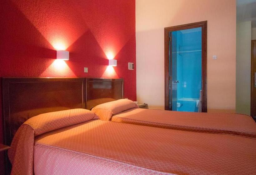 Номер Стандарт Вид на Бассейн, Caribe