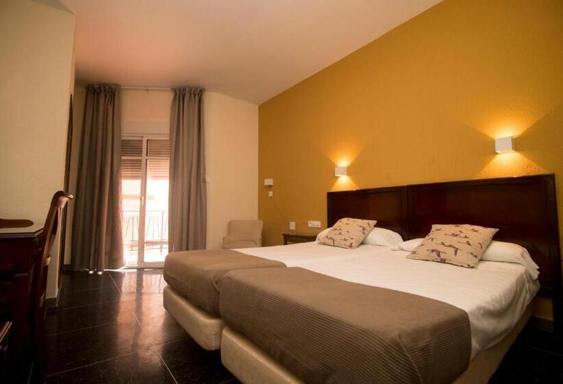 Номер Стандарт Вид на Бассейн, Caribe