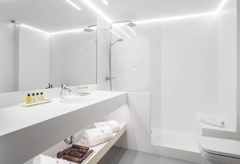 标准间, Carlemany Girona