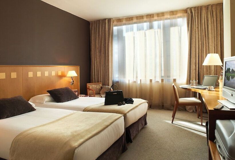 标准间, Carlemany Girona