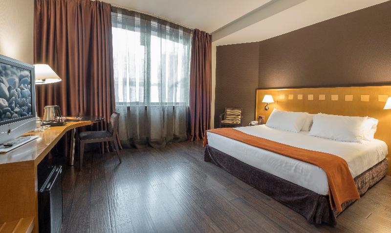 高级大房间, Carlemany Girona