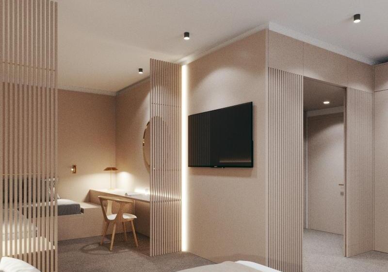 חדר משפחתי, Carlemany Girona