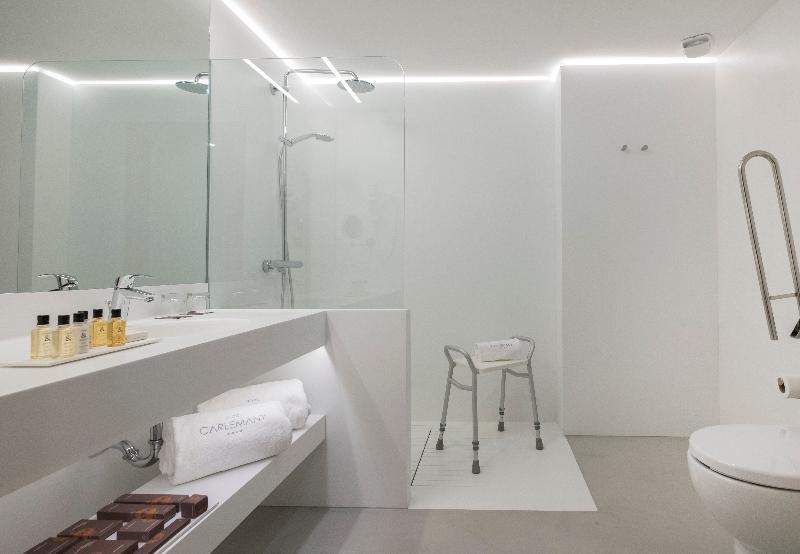 家庭间, Carlemany Girona