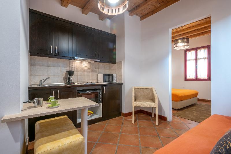 套房, Carlemany Girona