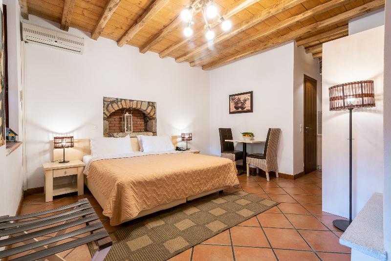 套房, Carlemany Girona