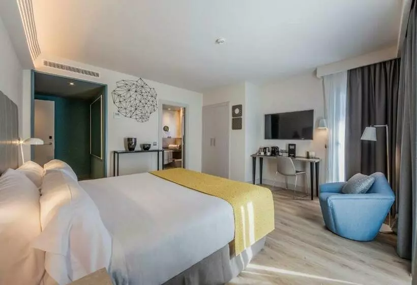 Superior Room with Terrace, Catalonia Granada