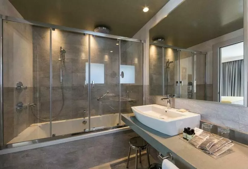 Superior Room with Terrace, Catalonia Granada