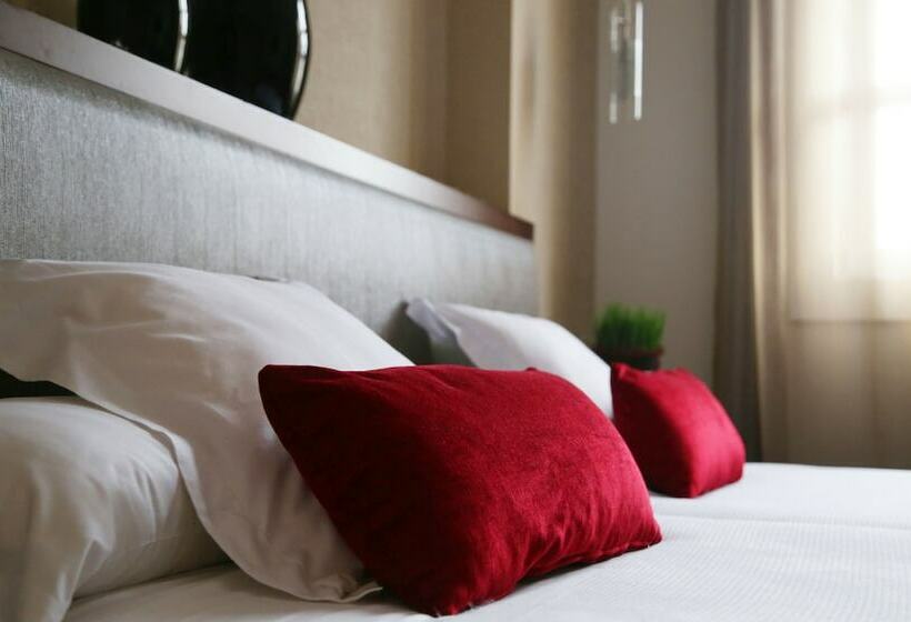 חדר סטנדרט, Compostela