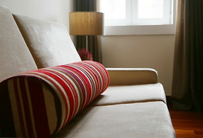 חדר סטנדרט, Compostela