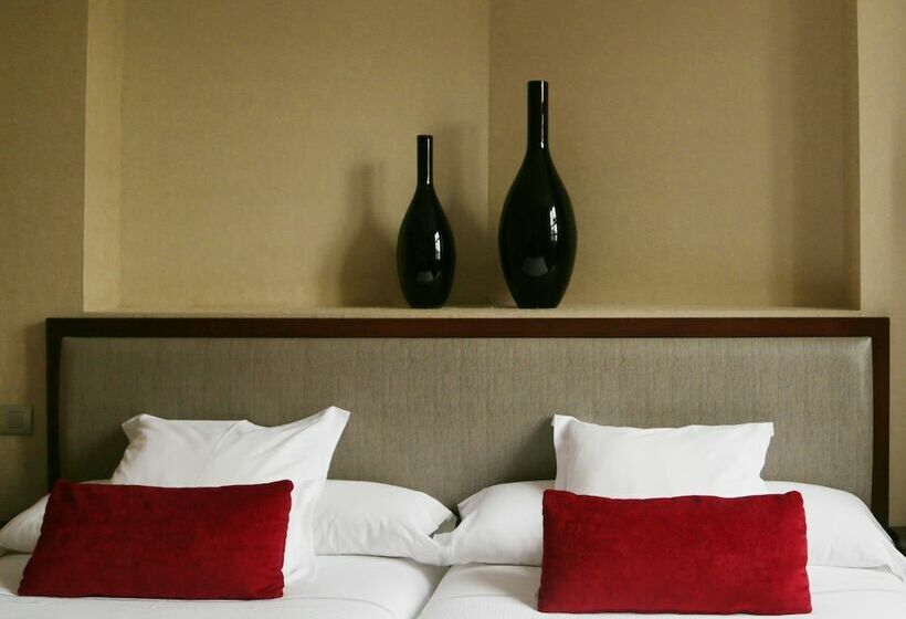 חדר סטנדרט, Compostela