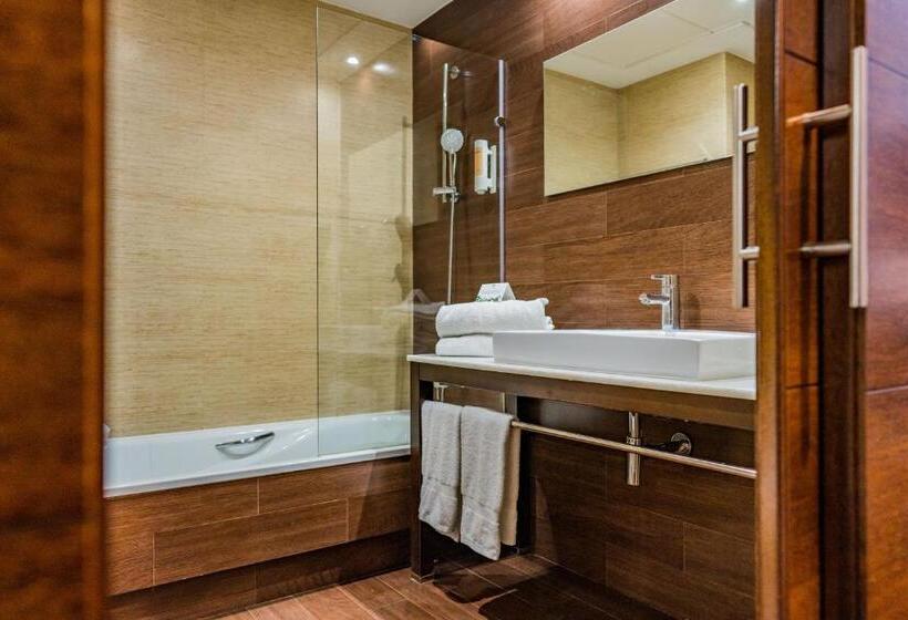 חדר סטנדרט, Compostela