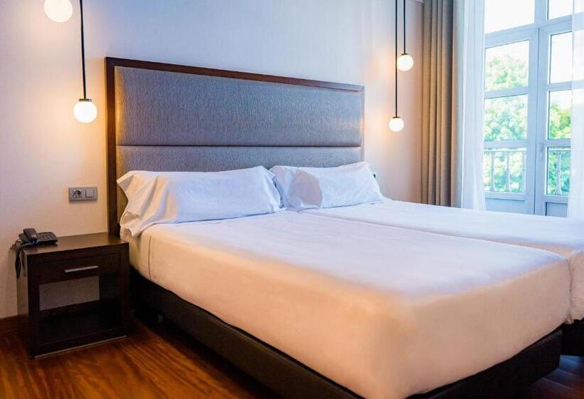 חדר סטנדרט, Compostela