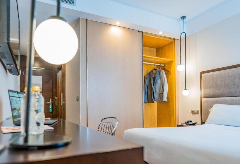 חדר סטנדרט, Compostela