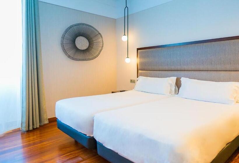 חדר סטנדרט, Compostela