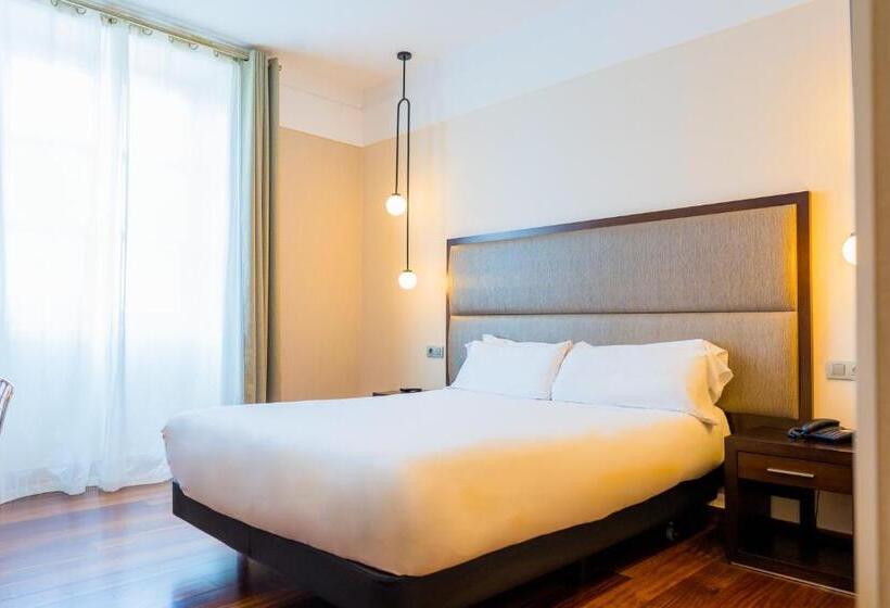 חדר סטנדרט, Compostela