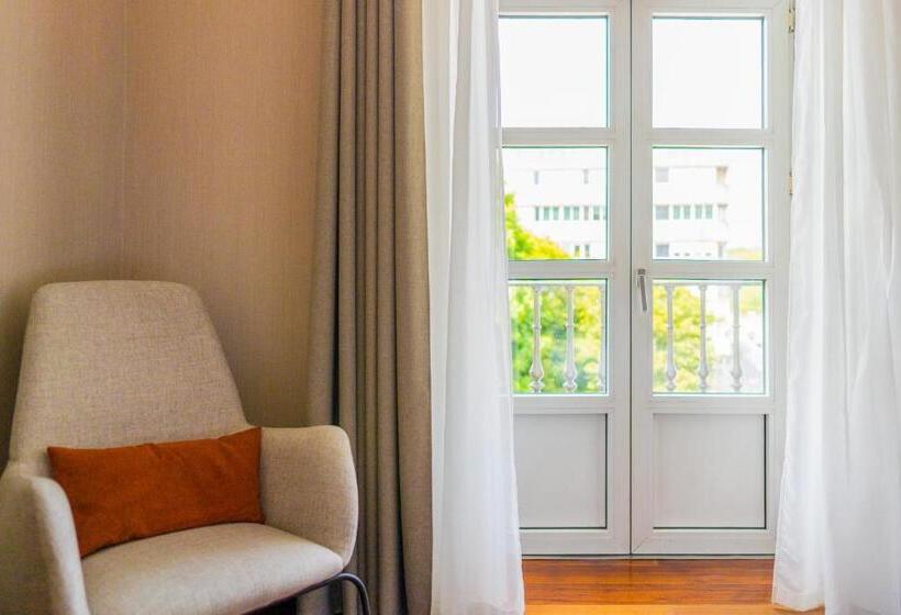 חדר סטנדרט, Compostela