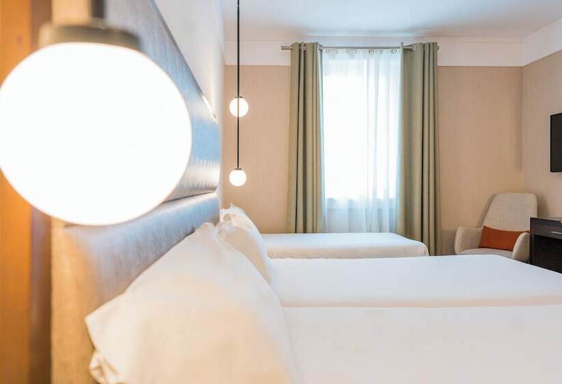 חדר סטנדרט, Compostela