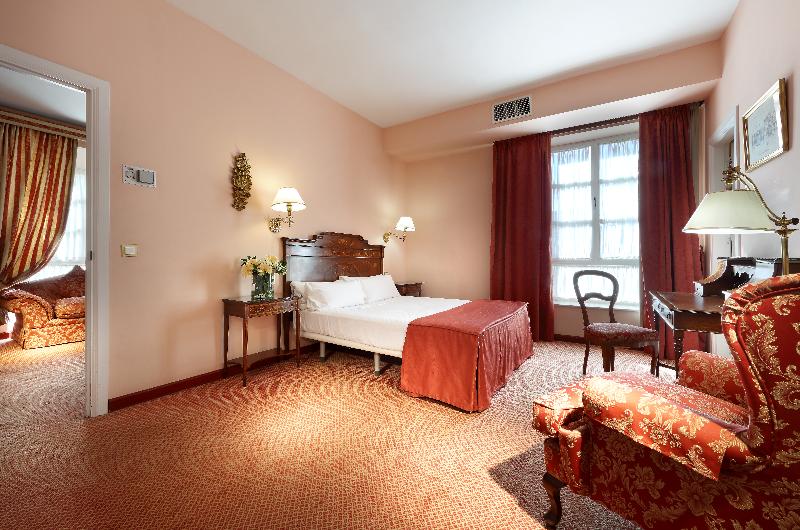 سوییت جونیور, Crisol Monasterio De San Miguel