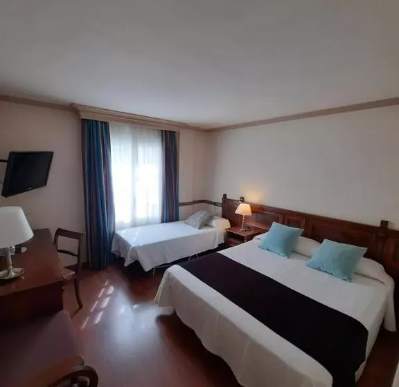 Habitació Triple Estàndard, Edelweiss