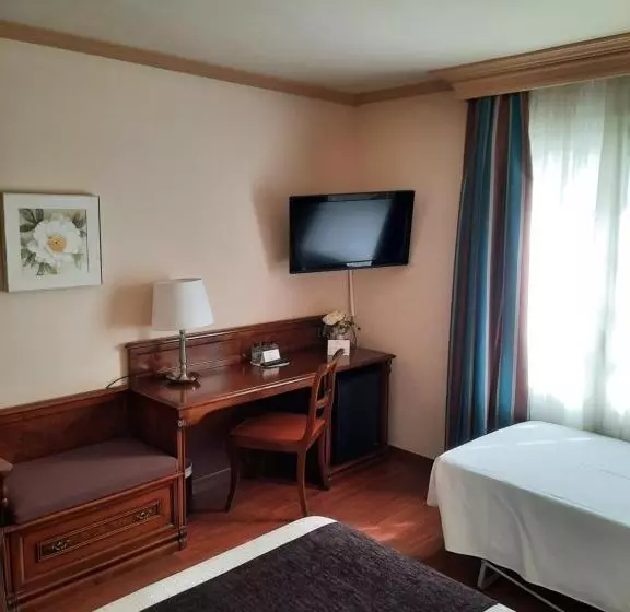 Habitació Triple Estàndard, Edelweiss